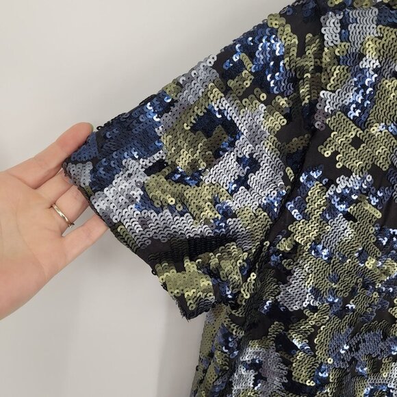 Vince Camuto womens medium sequined camo short sleeve crew neck shiny top - Picture 2 of 10